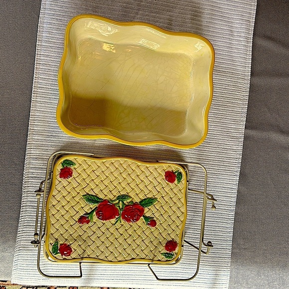 2.5 QT Old World Rose Presentable Serviceware RARE All YELLOW Rare - Picture 3 of 12